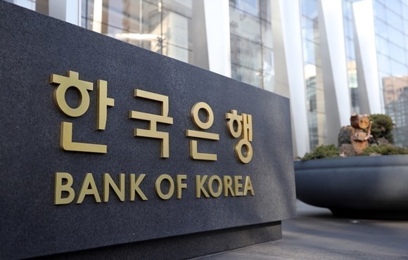 한국은행이 4월부터 3개월간 시장 유동성 수요 전액을 제한 없이 공급하는 주단위 정례 RP매입 제도를 도입했다. Ⓒ 연합뉴스