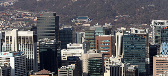 한국경제연구원은 지난달 13일부터 24일까지 국내 매출액 500대 기업을 대상으로 조사한 결과 이 같은 내용이 나왔다고 17일 발표했다. ⓒ 연합뉴스