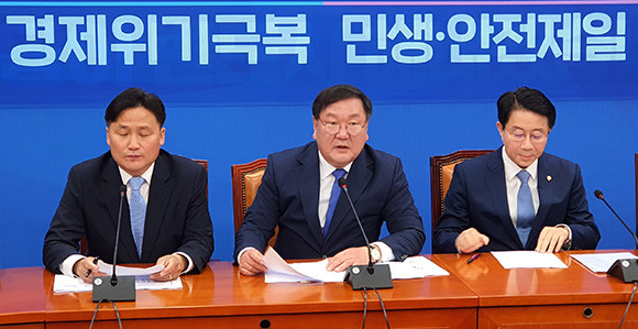 김태년 더불어민주당 원내대표는 19일 5·18 민주화 운동에 관해 "필요하다면 사후에도 추징할 수 있는 방법을 찾겠다"고 밝혔다. = 박성현 기자