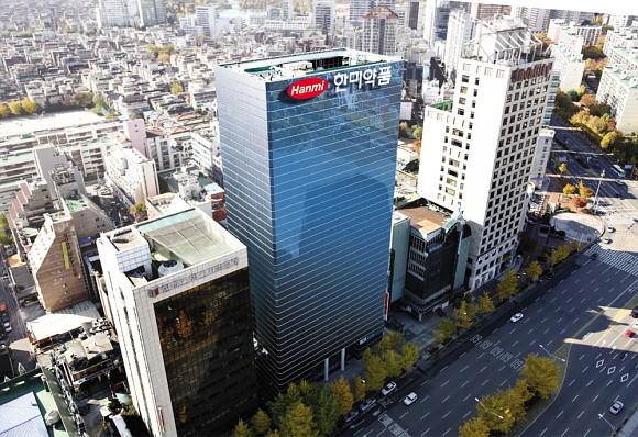 한미약품은 코로나19 여파로 북경한미약품의 매출 감소와 연구개발비 증가로 2분기 영업이익이 하락할 것으로 예상된다. © 한미약품