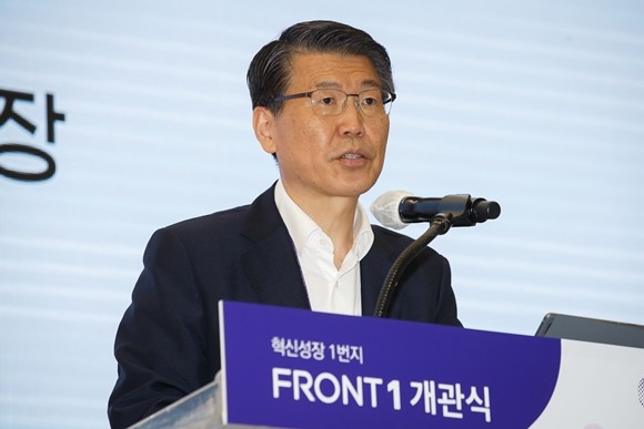 은성수 금융위원장이 서울 마포구 '프론트원' 개관식에서 참석해 축사를 하고 있다. ⓒ 금융위