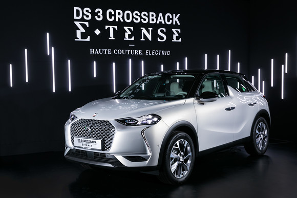 DS 3 크로스백 E-텐스는 브랜드 최초의 순수 전기차이자, 국내 최초 프리미엄 콤팩트 전기 SUV다. ⓒ 한불모터스