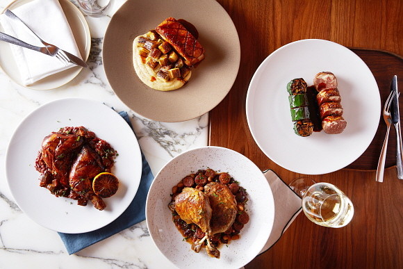 해비치 호텔앤드리조트가 운영하는 서울 종로의 뉴 아메리칸 레스토랑 '마이클 바이 해비치'가 셰프의 요리를 가정이나 직장에서 편안하게 맛볼 수 있도록 '전 메뉴 포장 판매 서비스'를 실시한다. © 해비치 호텔앤드리조트