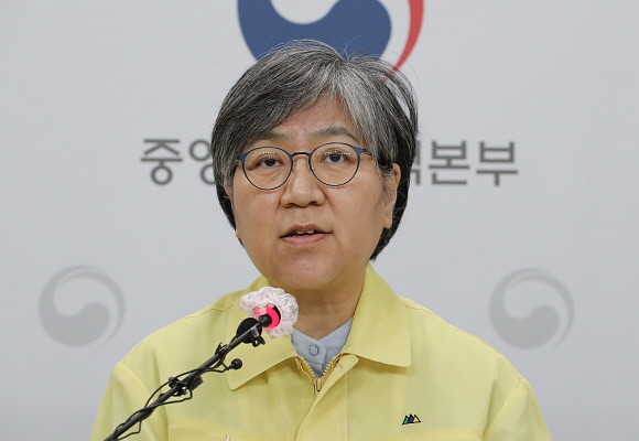 질병관리청과 식품의약품안전처는 지난 9월21일 공급 중단된 인플루엔자 백신에 대해 유통조사와 품질평가를 실시했다. 사진은 인플루엔자 백신관련 품질검사 및 현장 조사 결과를 설명하고 있는 정은경 중앙방역대책본부장. 연합뉴스