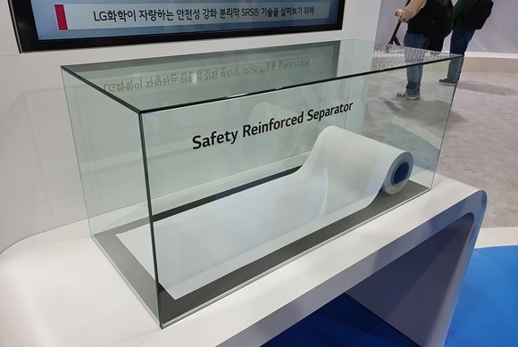 LG화학의 안전성 강화 분리막(SRS). = 오유진 기자