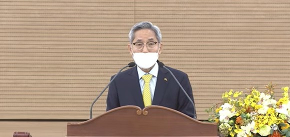 20일 오전 10시 국민은행 여의도본점에서 개최된 KB금융 임시주주총회에서 윤 회장의 3연임이 공식 확정됐다. ⓒ KB귬융