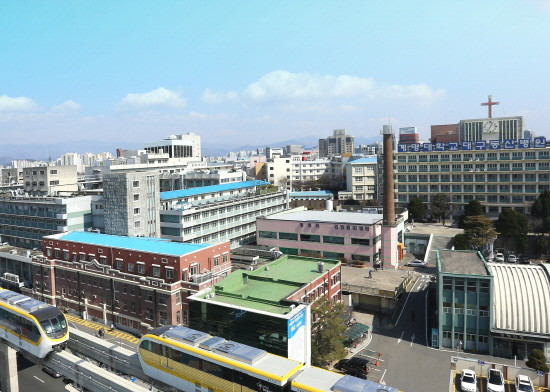코로나19 감염병 전담병원으로 활동한 계명대 대구동산병원 전경. ⓒ 계명대학교 동산병원
