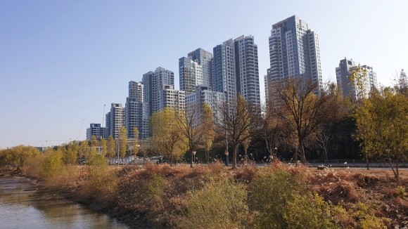 서울 대표 신축 아파트인 서초구 '아크로리버파크' 전용면적 84㎡의 경우 2017년 5월 평균 실거래가는 19억9000만원이었으나 2020년 10월 기준 평균가는 35억4000만원으로 15억5000만원(77.8%) 올랐다. = 김화평 기자