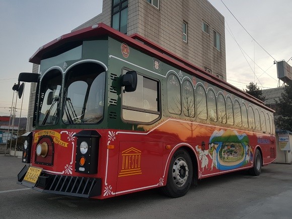 안동시는 9일부터 운행하는 유럽형 트롤리버스 모습. ⓒ 안동시