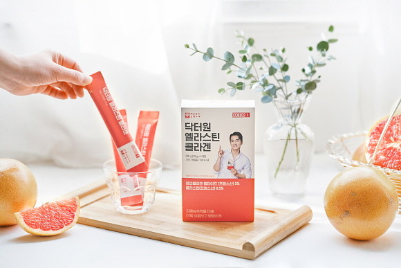 CJ오쇼핑 건강식품 PB '닥터원'이 콜라겐과 엘라스틴을 동시 섭취 할 수 있는 '닥터원 엘라스틴 콜라겐'을 24일 론칭한다. © CJ오쇼핑