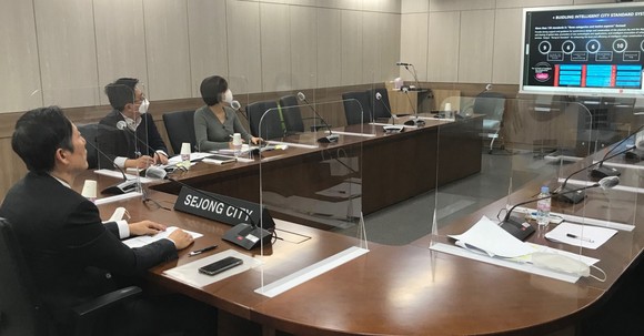세종시와 중국 슝안신구는 지난 18일 스마트시티 조성 관련 협력 방안을 논의하고 있다. ⓒ 세종시