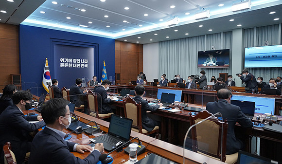 5일 열린 수석보좌관회의 의제는 중소벤처비서관이 제2벤처붐 성과 및 향후 과제에 대해 발제하고 토론을 진행했다 .ⓒ 청와대