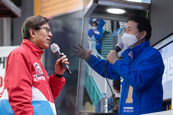 부산시장 재보궐선거에서 박형준 국민의힘 부산시장 후보(좌측)와 김영춘 더불어민주당 부산시장 후보(우측) 모두 가덕신공항 건립을 강조했다. ⓒ 프라임경제