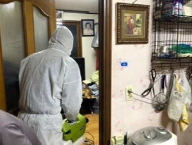 용산구시설관리공단이 코로나19 취약시설 방역활동을 실시했다. ⓒ 용산구시설관리공단