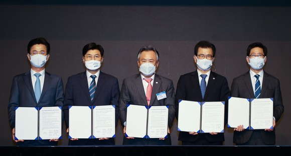 지난 3일 '2027년 제34회 하계세계대학경기대회' 유치 신청도시로 충청권(대전광역시, 세종특별자치시, 충청북도, 충청남도)을 최종 확정 후 시·도지사들이 협약을 체결했다. ⓒ 대전시