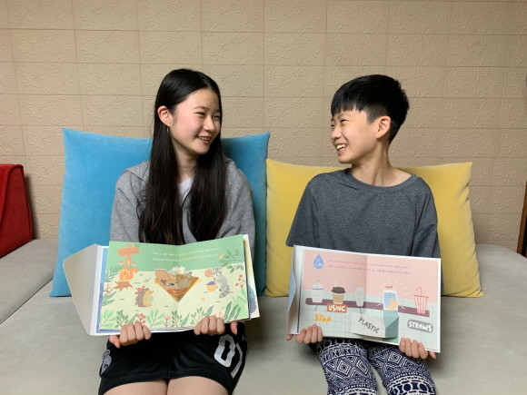 DL직원가족들이 소외계층 어린이 환경 교육 지원을 위해 환경문제에 대한 교육용 팝업북을 제작했다. © DL이앤씨