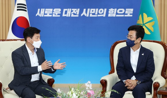 허태정 대전시장은 30일 최상대 기획재정부 예산실장과 내년도 현안 국비 확보 논의를 위해 기획재정부와 함께 '찾아가는 지방재정협의회'를 개최했다. ⓒ 대전시