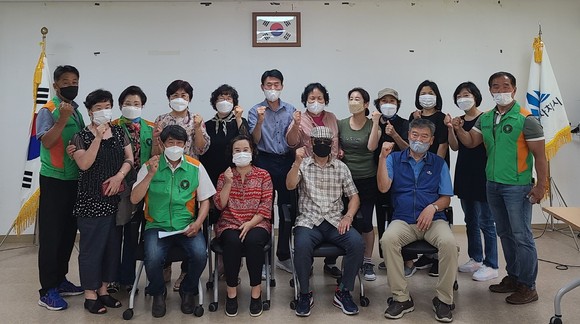 종촌동 지역자율방재단은 지난 22일 재단활성화를 위한 간담회를 개최 후 기념촬영을 하고 있다. ⓒ 세종시