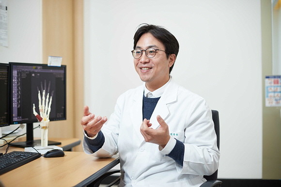 백종훈 경희대병원 정형외과 교수. © 경희의료원
