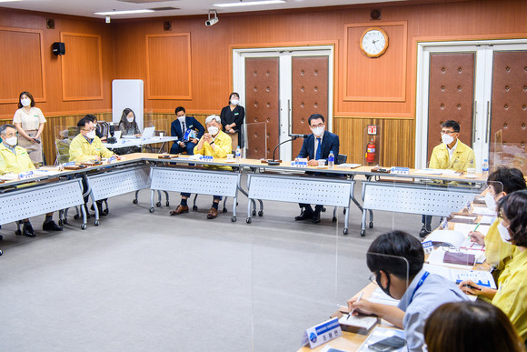 남해군이 여성친화도시 지정 연구용역 중간보고회를 개최하고 있다. ⓒ 남해군