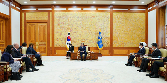 더튼 국방장관은 "양국이 공유하고 있는 역사, 가치, 민주주의, 표현의 자유, 이러한 가치들이 앞으로도 협력을 통해 지속적으로 역내에서 성공적으로 이어 나갈 수 있길 희망한다"고 말했다. ⓒ 청와대