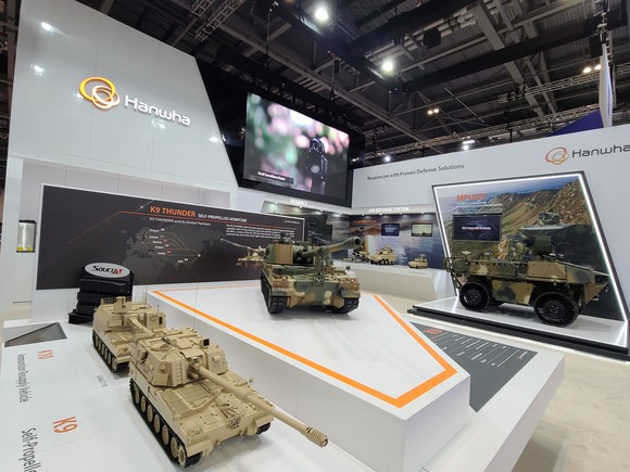 DSEI 2021 전시회 한화디펜스 부스 전경. ⓒ 한화디펜스