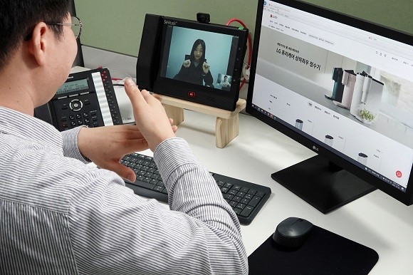 LG전자 고객상담서비스 자회사 하이텔레서비스는 최근 청각·언어장애 고객들이 손쉽게 서비스 받을 수 있도록 수어상담센터를 오픈했. ⓒ LG전자