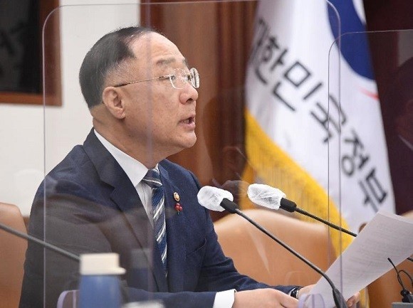 홍남기 부총리 겸 기획재정부 장관이 12월 27일 '제3차 대외경제안보 전략회의'에서 CPTPP 가입신청서 제출 발언을 하고있다. ©기획재정부