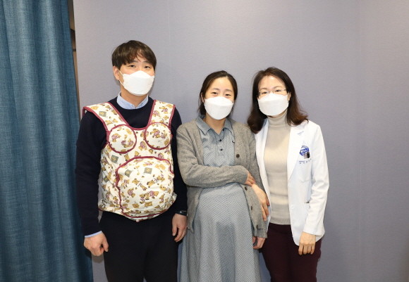 차 의과학대학교 분당차여성병원은 '남편 임신체험 프로그램'을 지난 12일 진행했다. © 차병원