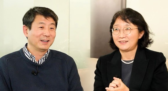 SK이노베이션 거버넌스 구조 혁신을 위해 이사회에서 6년간 함께한 김준, 하윤경 前 사외이사가 회사 공식 보도 채널인 스키노뉴스(SKinno News)와의 인터뷰에서 그 간의 소회를 전했다. ⓒ SK이노베이션