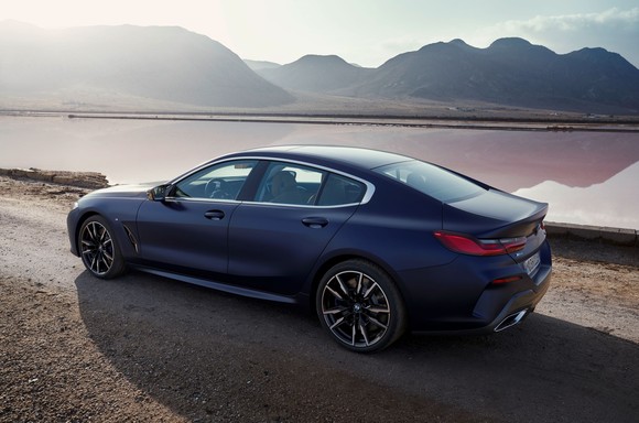 뉴 8시리즈 그란 쿠페 특유의 우아한 루프 라인이 돋보이는 뉴 M850i xDrive 그란 쿠페. ⓒ BMW 코리아