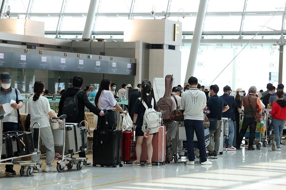 코로나19 확산으로 축소됐던 인천국제공항 국제선 운항이 지난 8일 정상화됐습니다. ⓒ 연합뉴스
