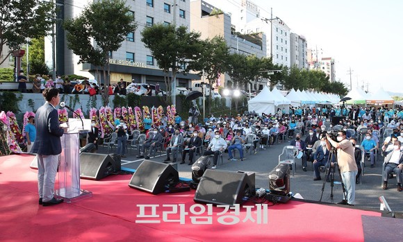 김태흠 지사가 지난 22일 '2022 충남 우수시장 박람회' 개막식에서 축사를 하고 있다. ⓒ 프라임경제