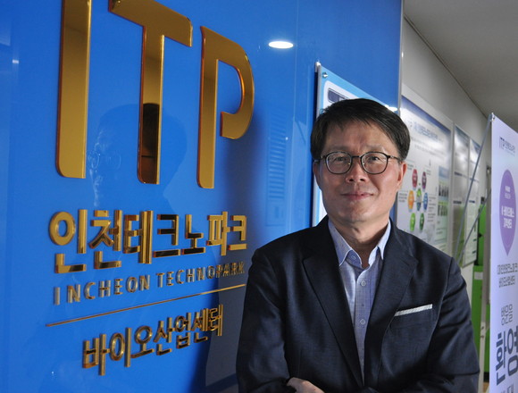 이기범 인천TP 바이오산업센터장은 불모지나 다름없던 인천 바이오산업센터를 창립 초부터 일군 상징적 인물이다. 바이오산업에 대한 깊은 이해도와 창업기업 지원으로 많은 지자체·유관기관 사업을 유치했다. = 김수현 기자