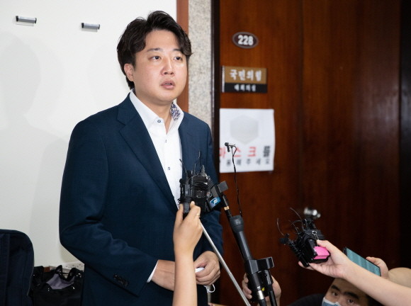 이준석 국민의힘 대표는 3일 본인의 SNS계정으로 자당의 행보에 대해 비판했다. ⓒ 연합뉴스