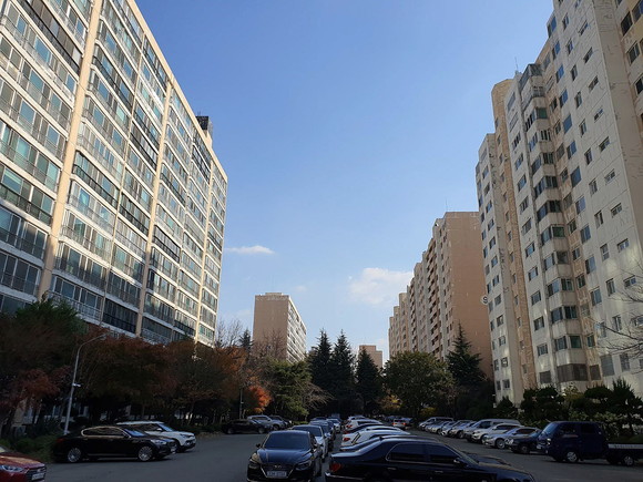 동래럭키아파트는 정밀안전진단 절차에 돌입하면서 재건축 사업 추진에 힘쓰고 있다. ⓒ 프라임경제