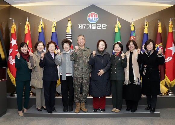 한국여성경제인협회가 어제 경기도 이천에 위치한 육군 제7기동군단을 방문했다. ⓒ 한국여성경제인협회