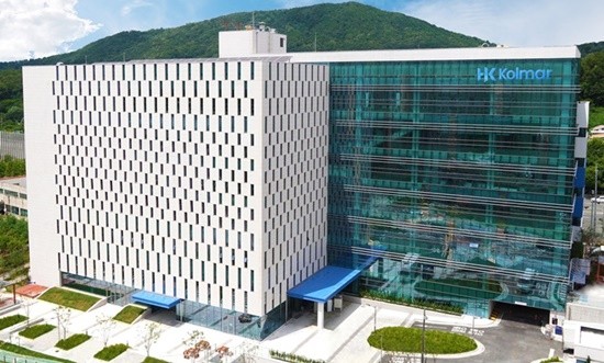 한국콜마가 장과 두피 마이크로바이옴과 탈모와의 연관성을 밝혀내며 연구결과를 세계적으로 인정 받았다. © 한국콜마