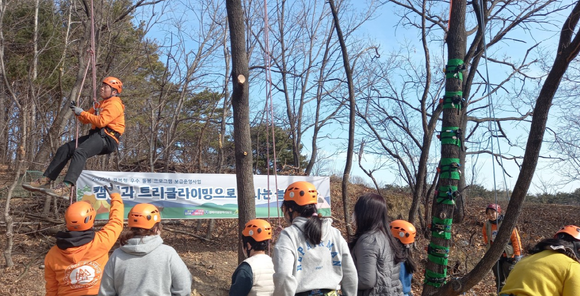 지난해 시범 실시한 포항지역아동센터 아동들의 참여 모습. 올해는 그 사업이 경북도내로 확산해 펼쳐지고 있다. = 김진호 기자