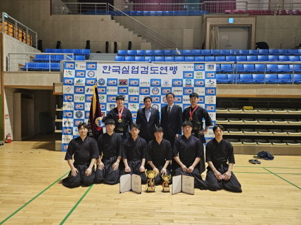 전국실업검도대회에서 개인전 우승을 차지한 무안군청 검도단. ⓒ 무안군