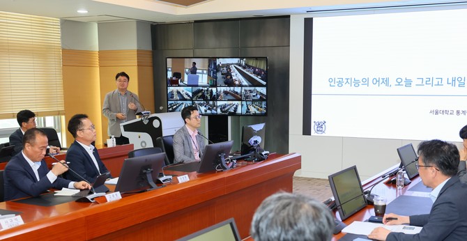7일 충남 태안 본사에서 국내 인공지능 연구 분야의 대표 석학인 김용대 서울대학교 통계학과 교수의 특별 강연을 진행하고 있다. ⓒ 서부발전