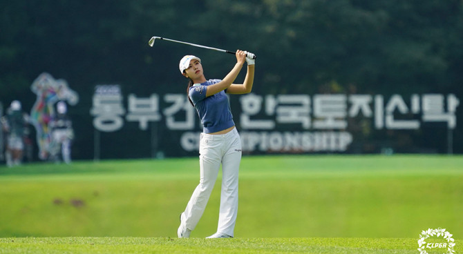 3년 전 동부건설·한국토지신탁 대회에서 우승을 차지했떤 이가영이 올해 같은 대회 1라운드에서 단독 선두에 올랐다. ⓒ KLPGA