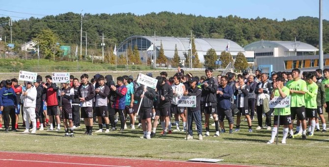 오는 25일 서천종합운동장과 보조구장에서 '제17회 한산소곡주배 축구대회'를 개최한다. ⓒ 서천군