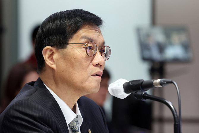 이창용 한국은행(이하 한은) 총재가 부동산시장 재과열 조짐에 경계심을 드러냈다. 연합뉴스