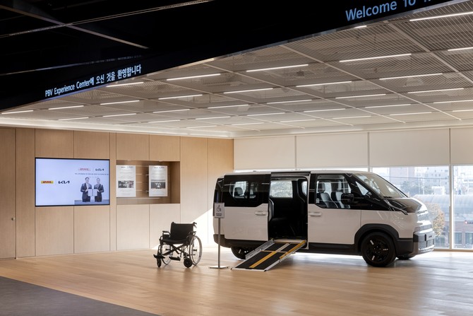 PBV 익스피리언스 센터 내부 전경. ⓒ 기아