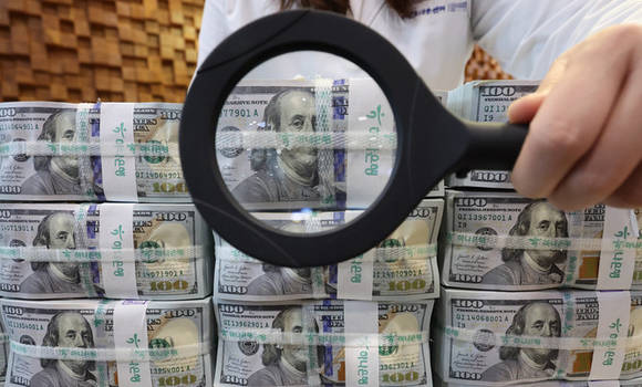 환율 방어에 외환보유액 21억달러 감소