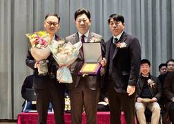 박용선 경북도의원, 포항제철공고 '자랑스러운 동문상' 수상