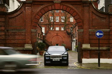 롤스로이스 스펙터, 전동화 시대에 시간을 설계하다