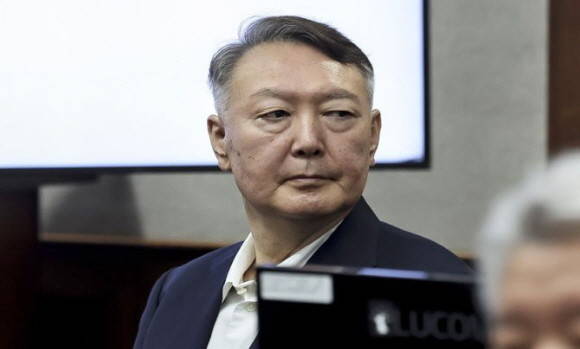 윤석열 1심 무기징역 선고...