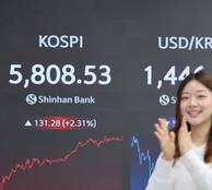 코스피 고공행진인데…外人, 지난해 2배 수준인 9조원 '팔자'